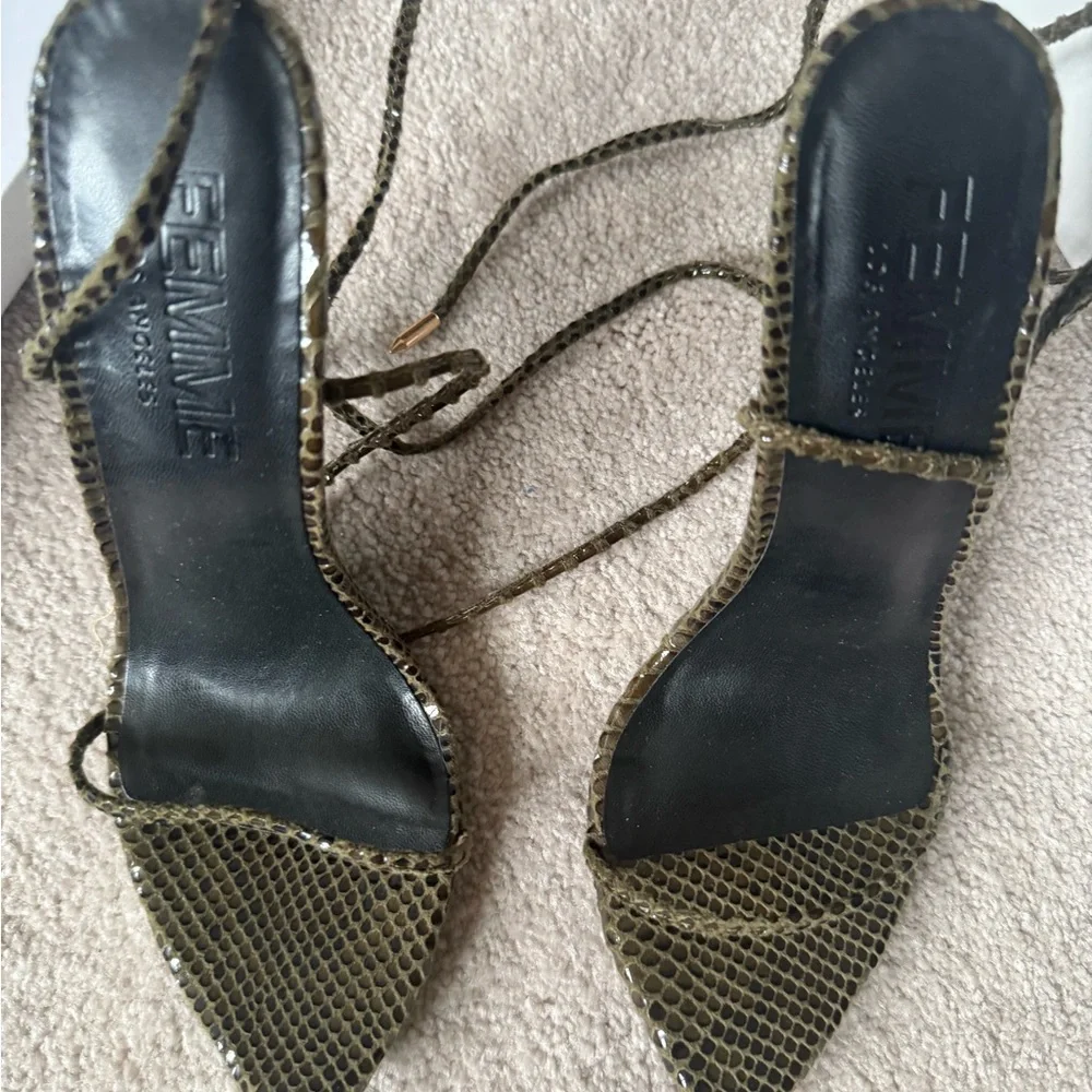 Femme LA Chic Black and Brown Women's Heels - Picture 3 of 6